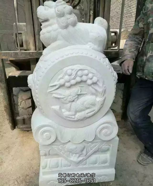 漢白玉獅子門(mén)墩