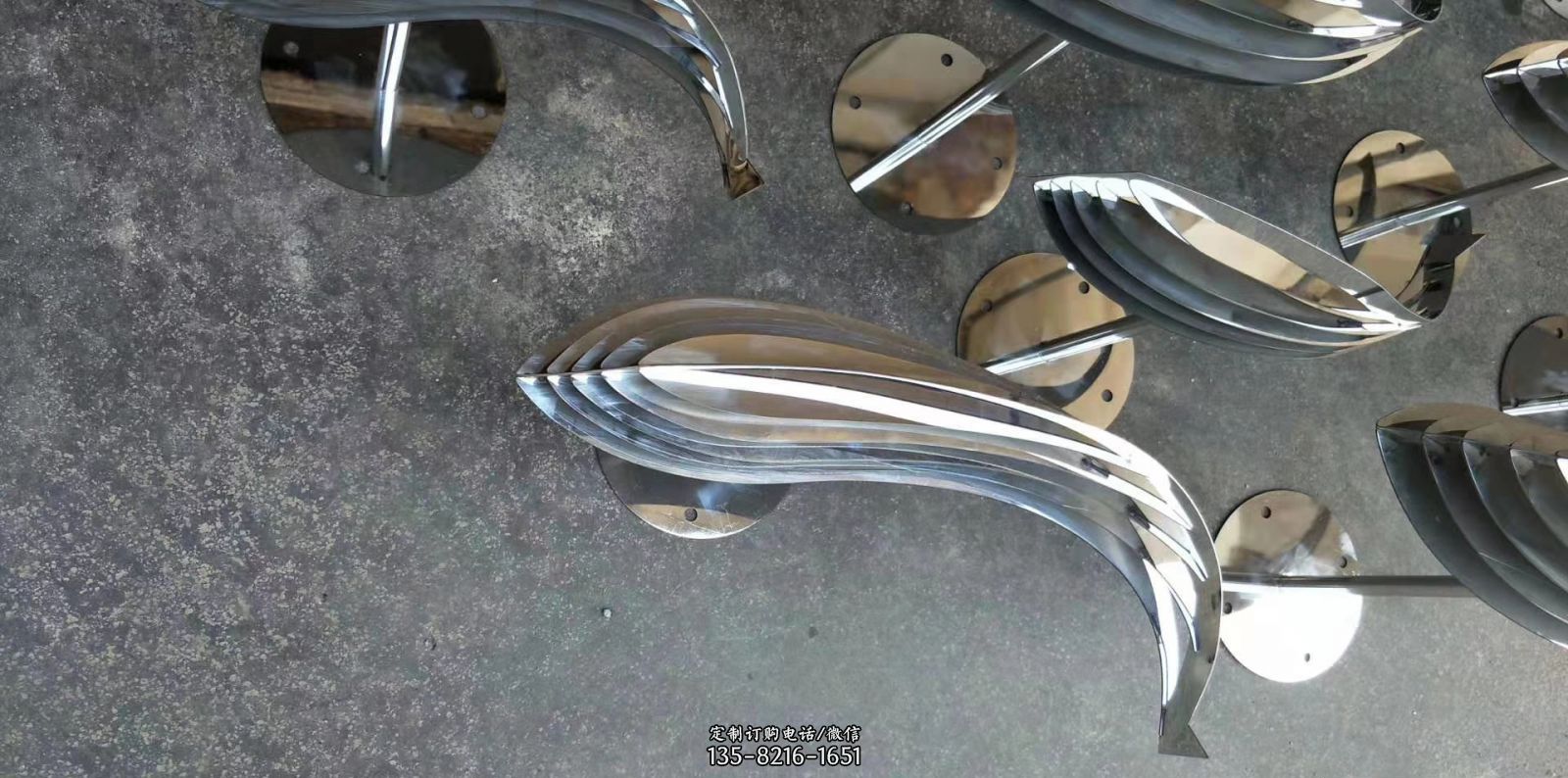 不銹鋼鏡面小魚雕塑 不銹鋼鏡面小魚雕塑