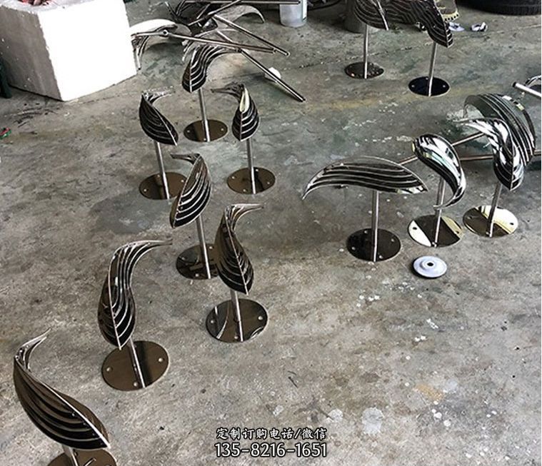 不銹鋼抽象動物小魚雕塑 不銹鋼抽象動物小魚雕塑